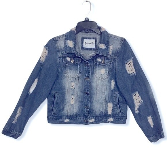 Between Us Denim Trucker Jacket factory Ripped and Distressed size S - Picture 5 of 16